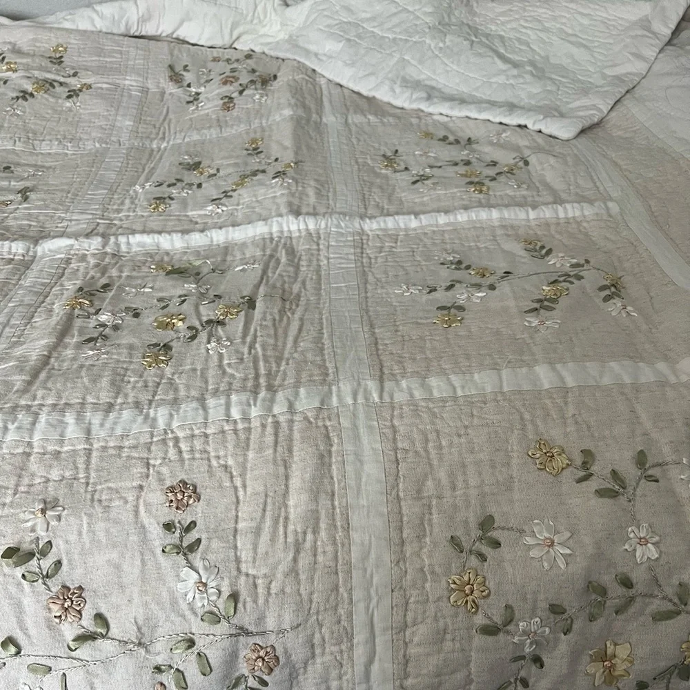 Gorgeous Bedroom Blanket & Pillow Shams Full Sz | Cotton & Linen Blend | Floral